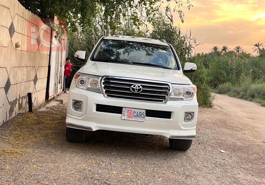 تۆیۆتا لاند کروزەر